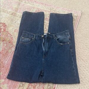 Classic women’s Dark Blue Denim Jeans with two-tone pockets